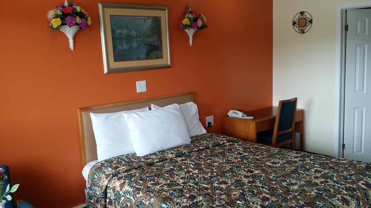 Sturgeon Falls River Mist Inn المظهر الخارجي الصورة