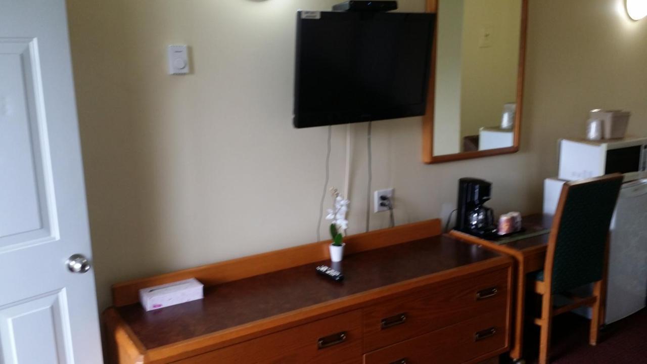 Sturgeon Falls River Mist Inn المظهر الخارجي الصورة