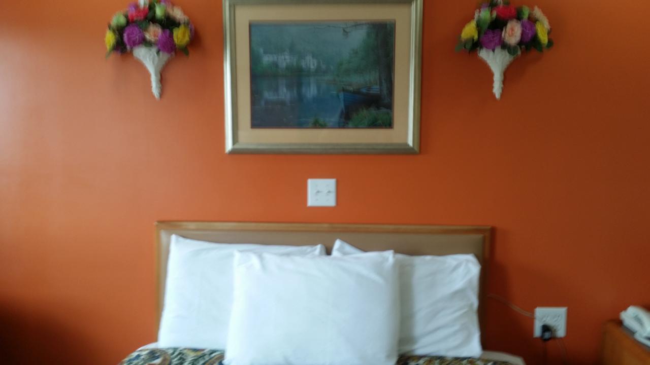 Sturgeon Falls River Mist Inn المظهر الخارجي الصورة