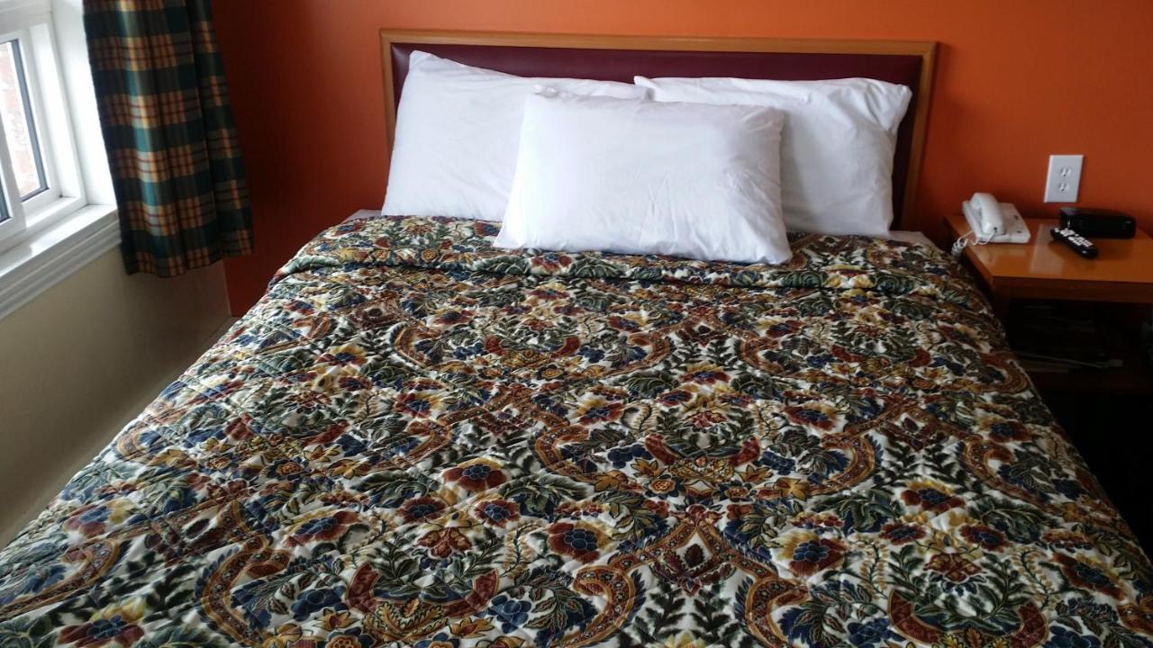 Sturgeon Falls River Mist Inn المظهر الخارجي الصورة