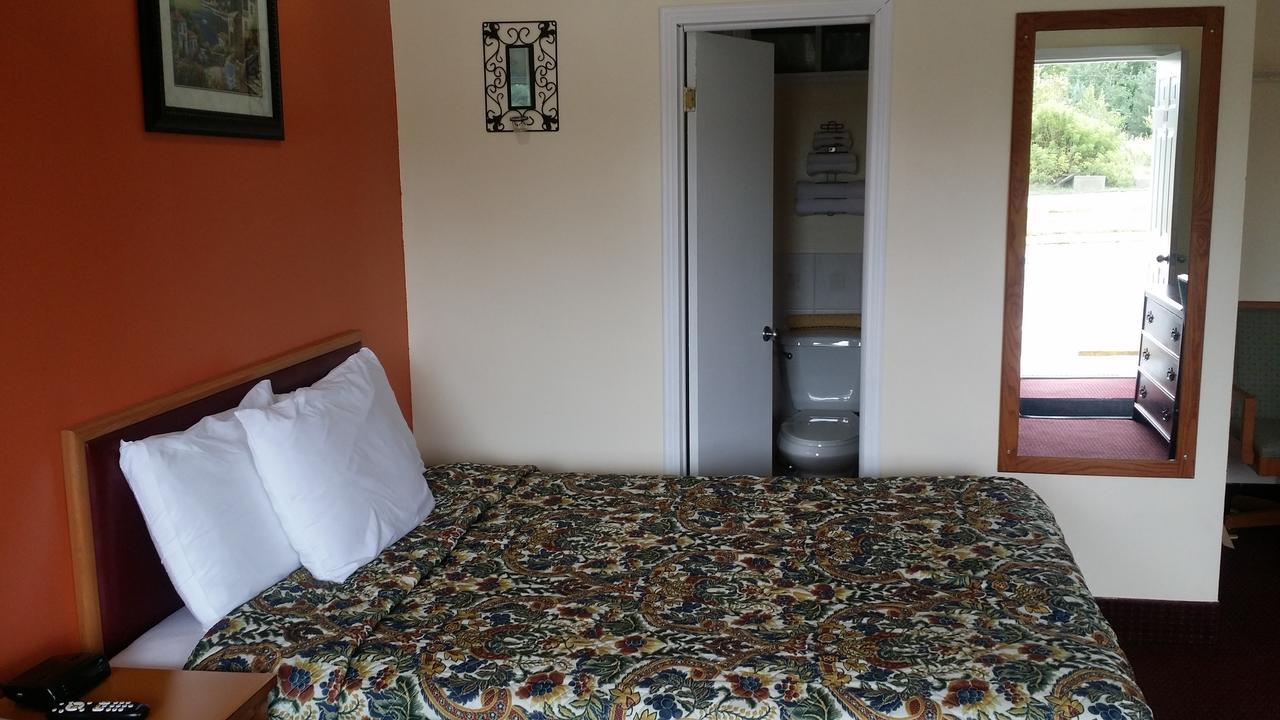 Sturgeon Falls River Mist Inn المظهر الخارجي الصورة