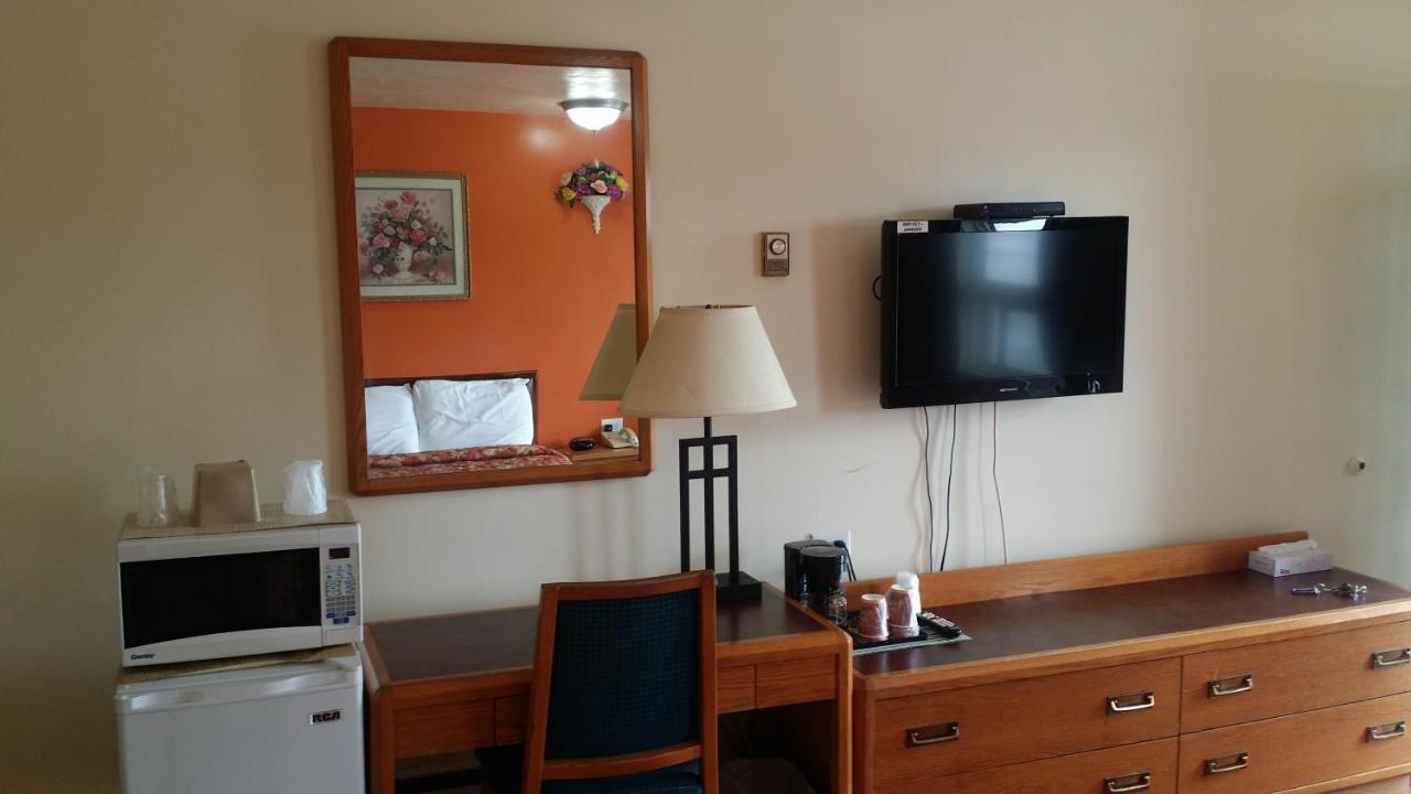 Sturgeon Falls River Mist Inn المظهر الخارجي الصورة