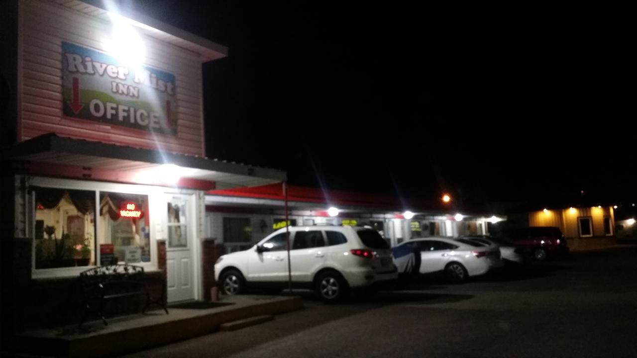 Sturgeon Falls River Mist Inn المظهر الخارجي الصورة