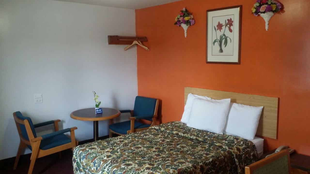 Sturgeon Falls River Mist Inn المظهر الخارجي الصورة