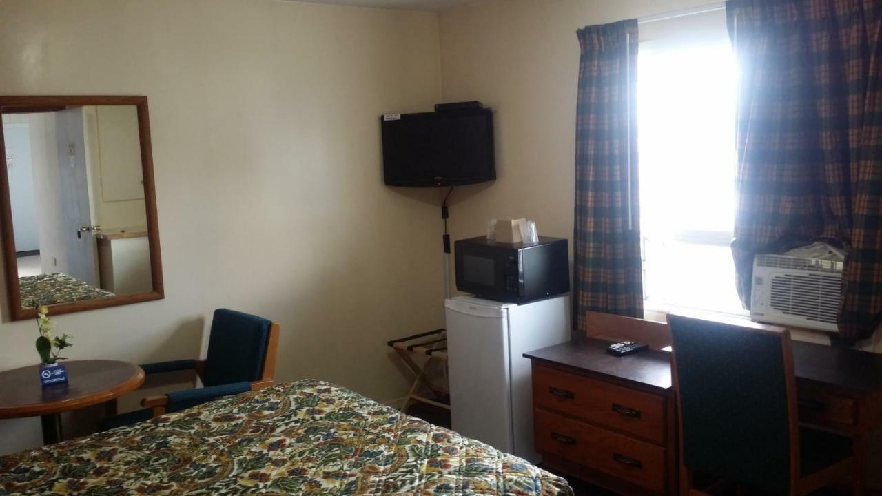 Sturgeon Falls River Mist Inn المظهر الخارجي الصورة