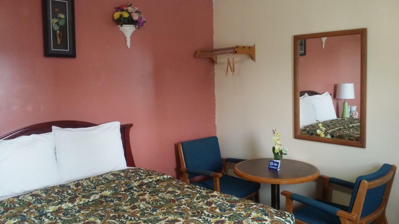 Sturgeon Falls River Mist Inn المظهر الخارجي الصورة