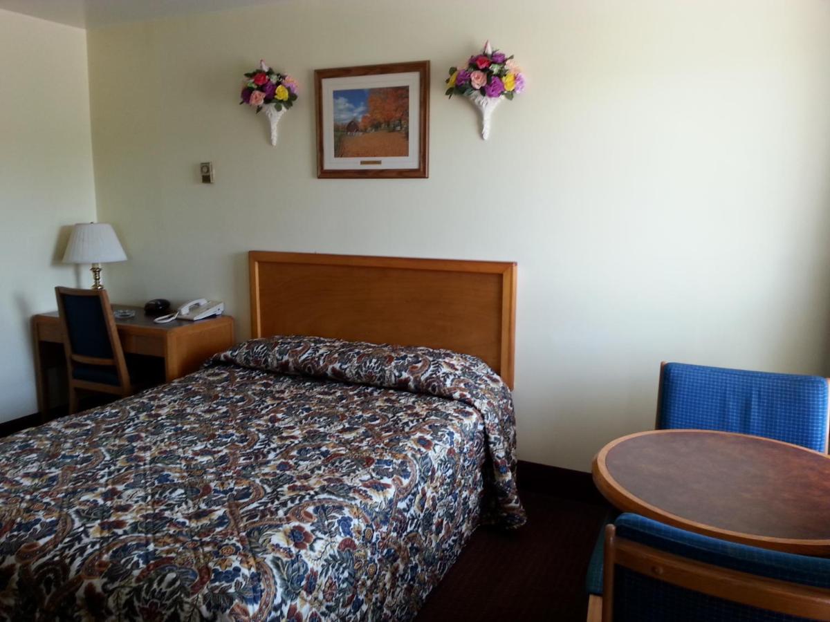 Sturgeon Falls River Mist Inn المظهر الخارجي الصورة